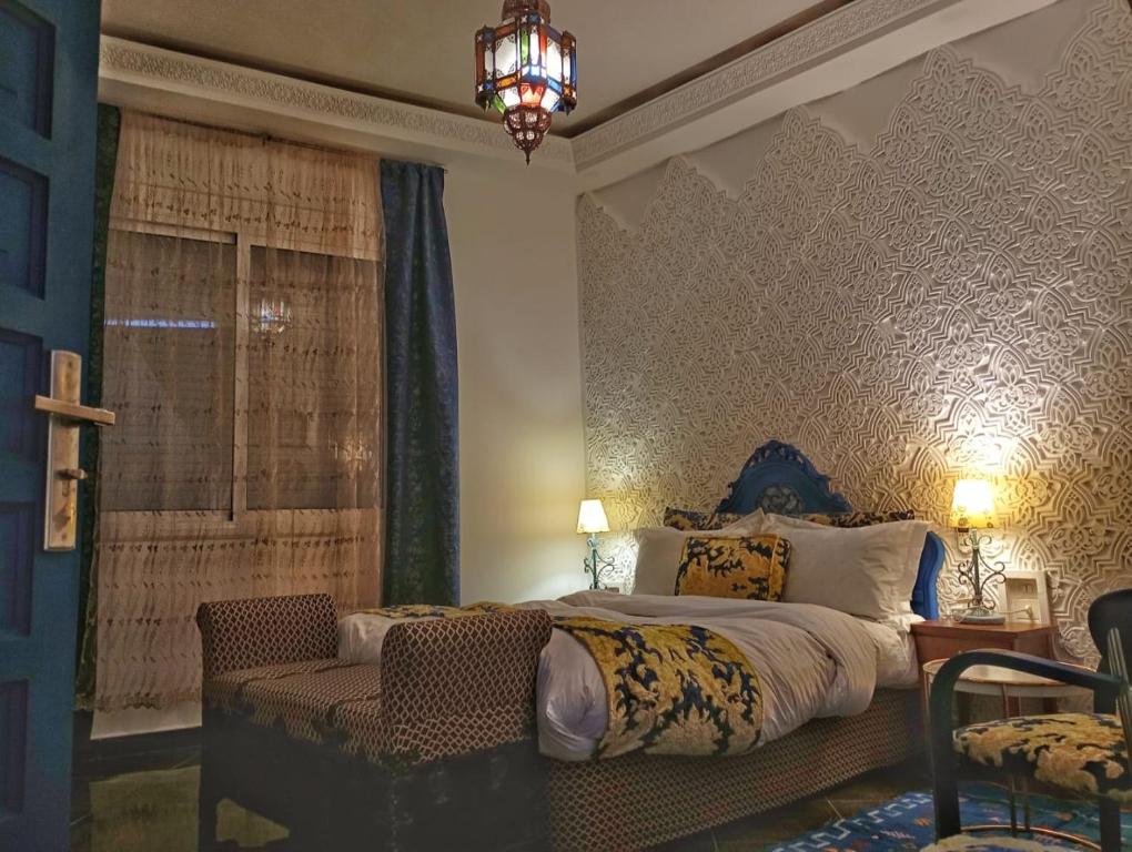 Suite with Moroccan plasterwork